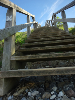 Die Treppen zum Stohler Ostseestrand